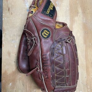 Wilson 13” A2775 Baseball/Softball Glove